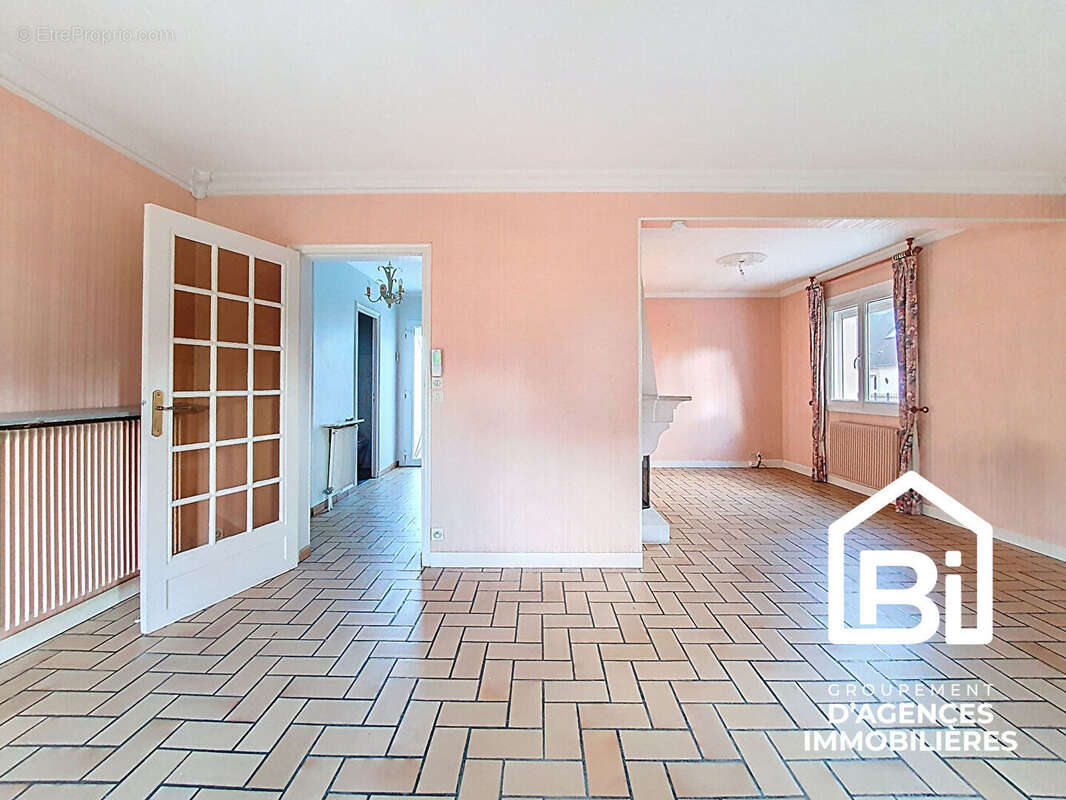 Maison à MONDEVILLE