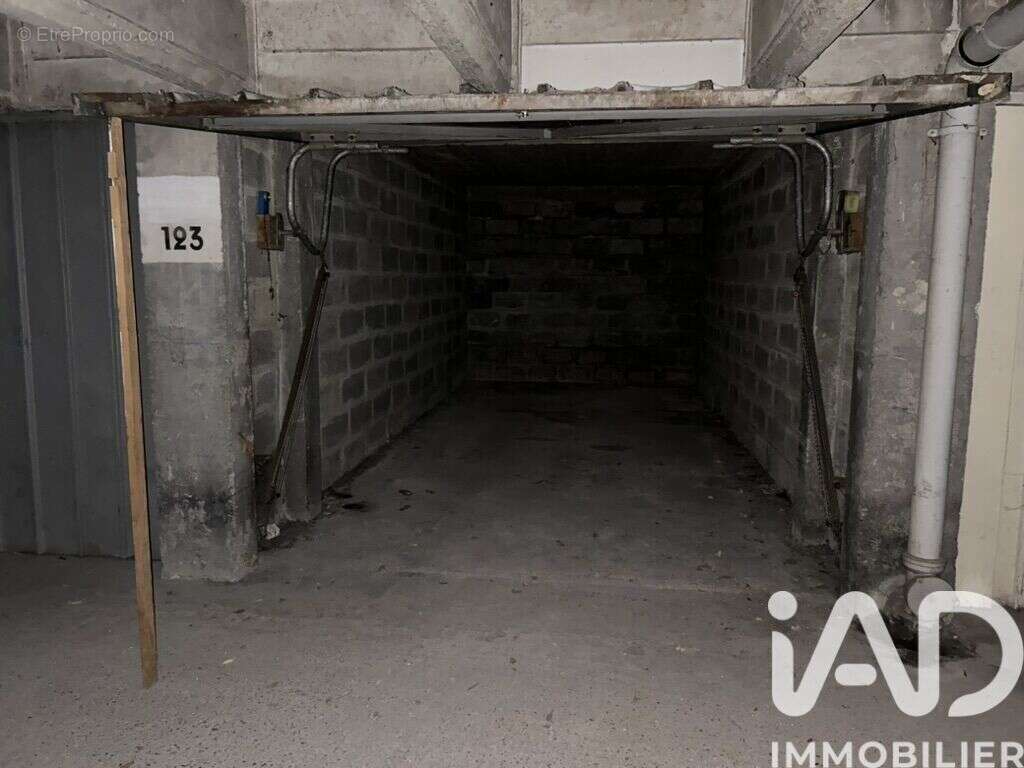Photo 3 - Parking à IVRY-SUR-SEINE