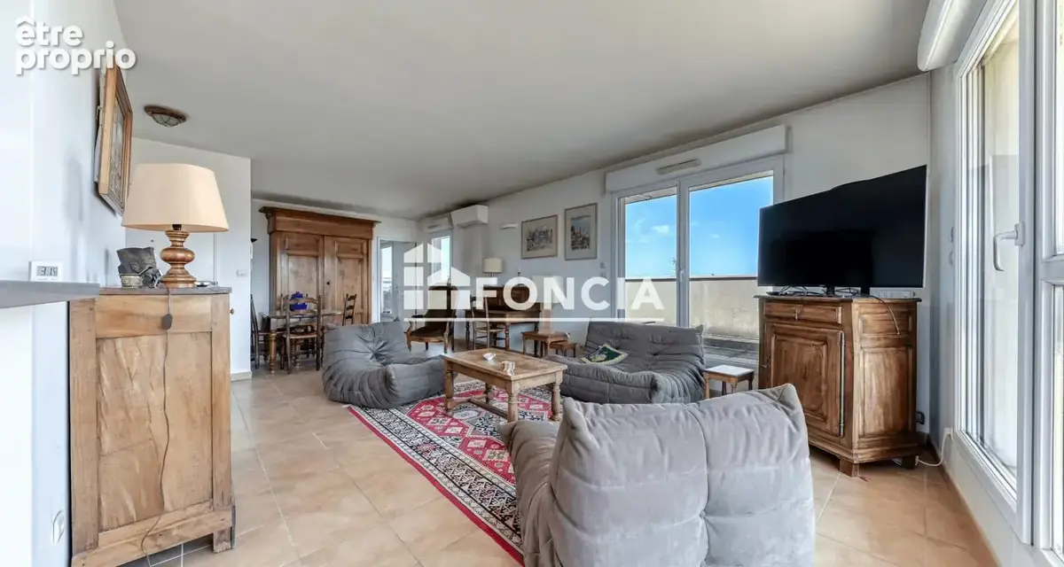 RARE SUR LE MARCHE ! SECTEUR JEAN JAURES - T3 en dernier étage avec terrasse de 96 m² et garage - photo 6