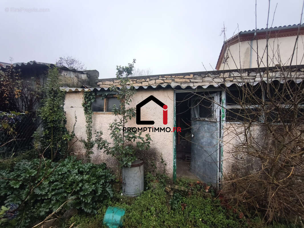 Local extérieur  - Maison à ALES