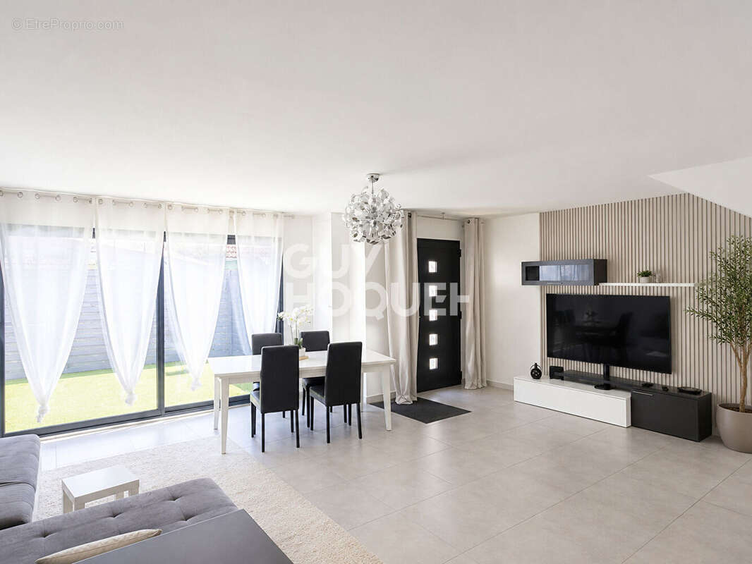 Maison à LE BLANC-MESNIL