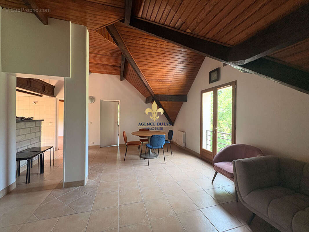 Appartement à GOUVIEUX