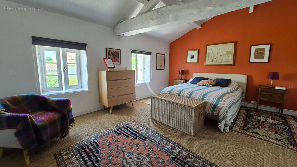 Maison à FONTCOUVERTE