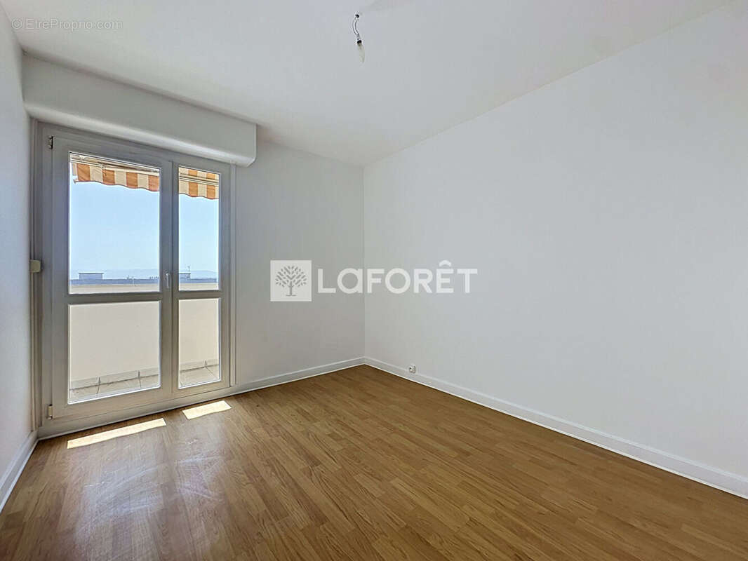 Appartement à RILLIEUX-LA-PAPE