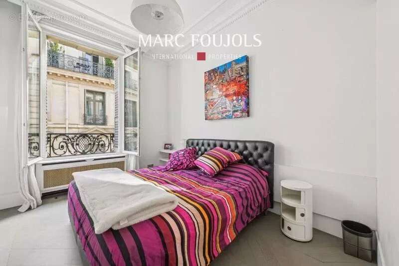 Appartement à PARIS-8E