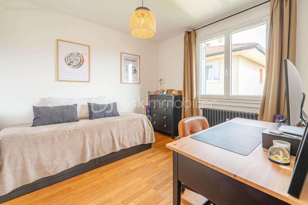 Appartement à LA ROCHE-SUR-FORON