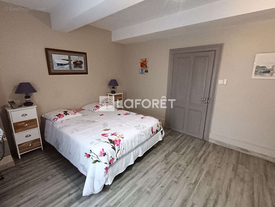 Maison à SAINT-NICOLAS-DE-LA-GRAVE