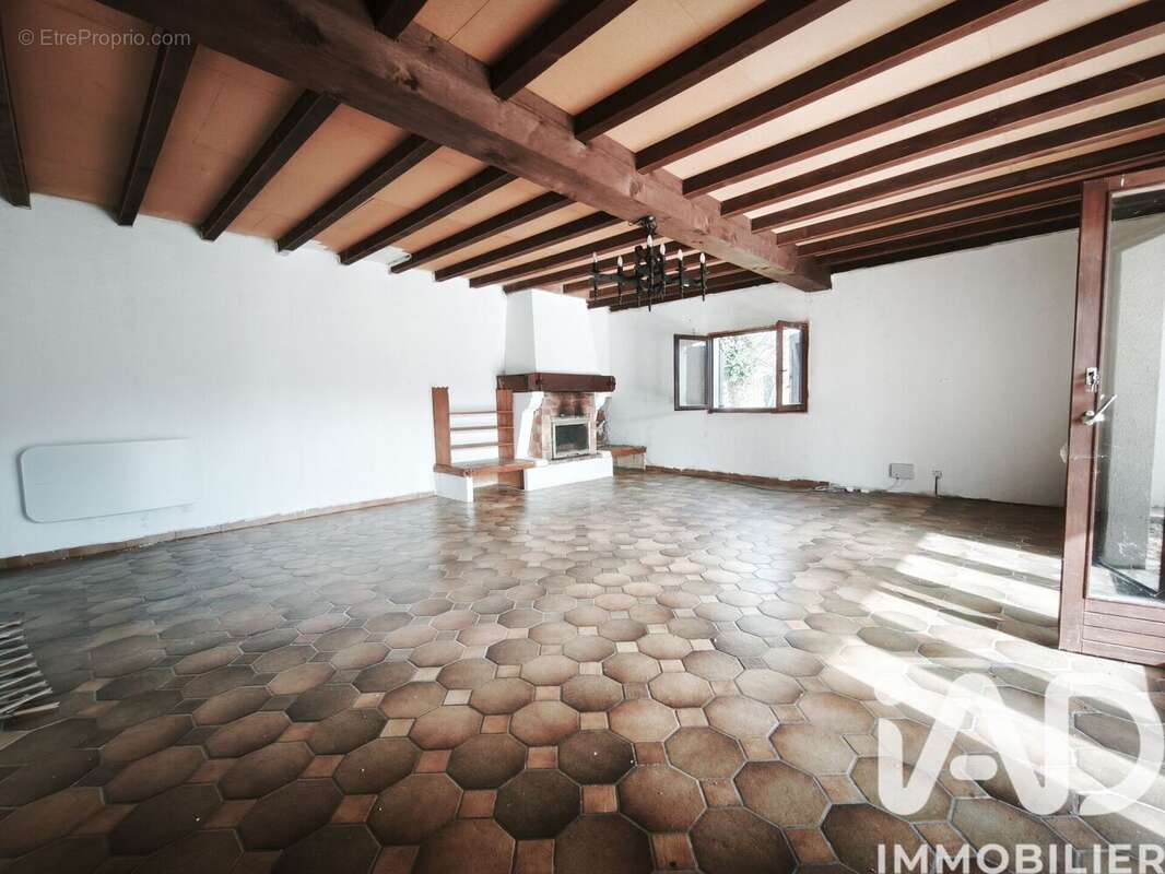 Photo 2 - Maison à LES PEINTURES
