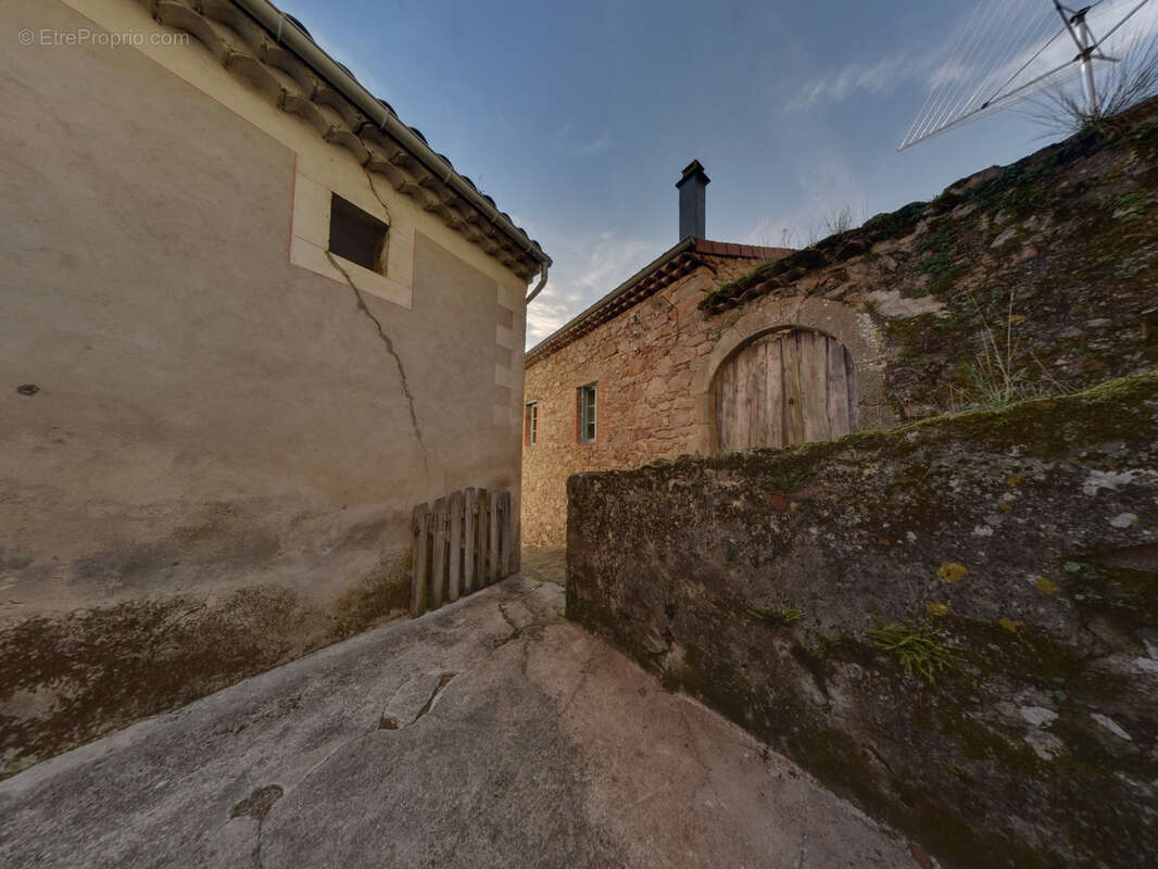 Maison à SAINT-FORTUNAT-SUR-EYRIEUX