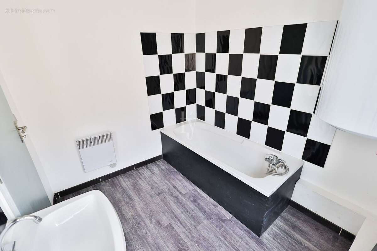 Maison à SAINT-GERMAIN-LES-BELLES