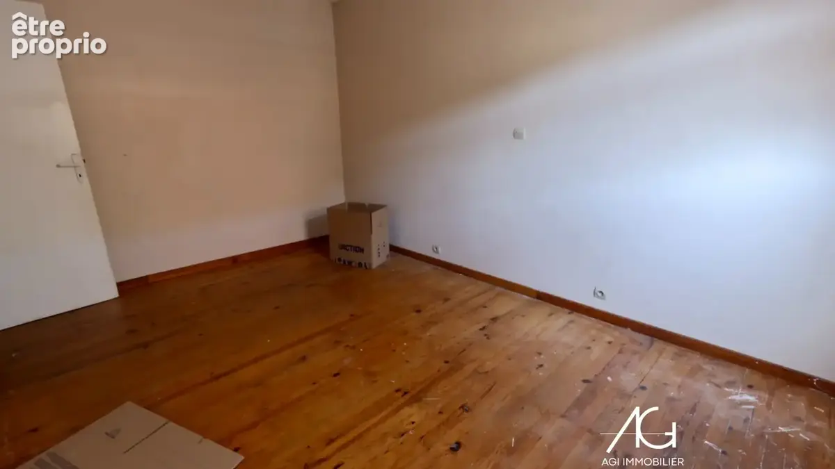 Roubaix   rue jean moulin  maison de cour 85 m2   r+2  idéale colocation 5 chambres  rentabilité 14,5 % - photo 5