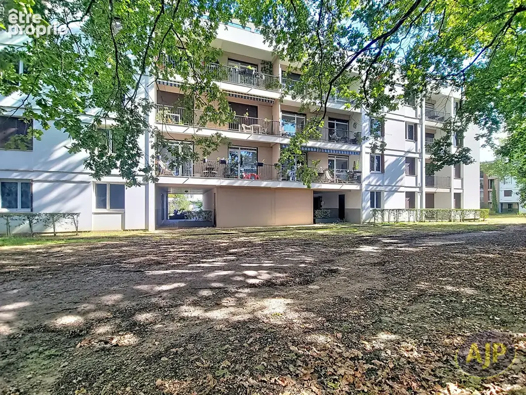 Cauderan-T4 94m²- Balcon - photo 3