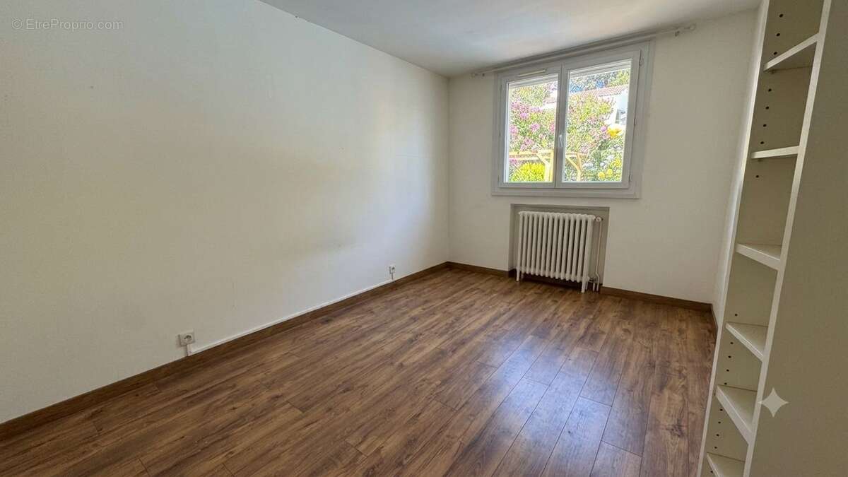 Spacieux T4 de 95 m² en rez-de-jardin – Zéro charge de copropriété - photo 4