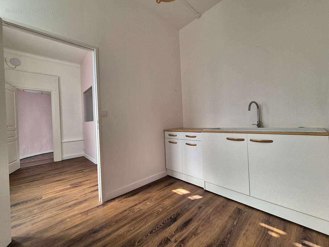 NANTES centre - local professionnel de 103 m² - photo 3