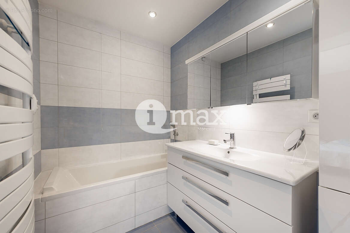 Appartement à LEVALLOIS-PERRET