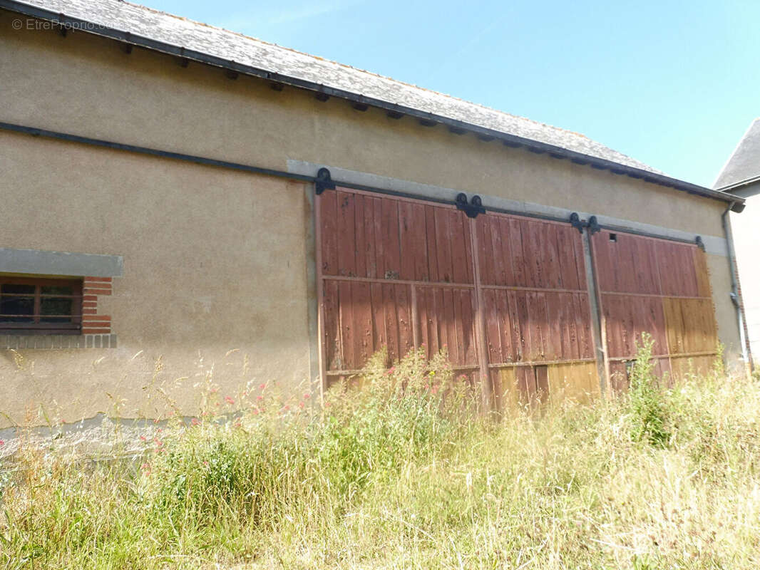 Maison à SAINT-LAMBERT-DU-LATTAY