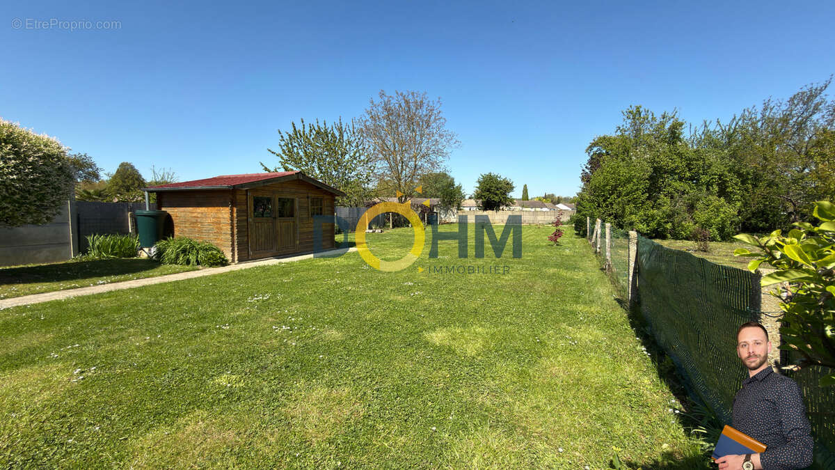 Maison semi-mitoyenne - 121m2 - 5 pièces - 4 chambres - photo 13