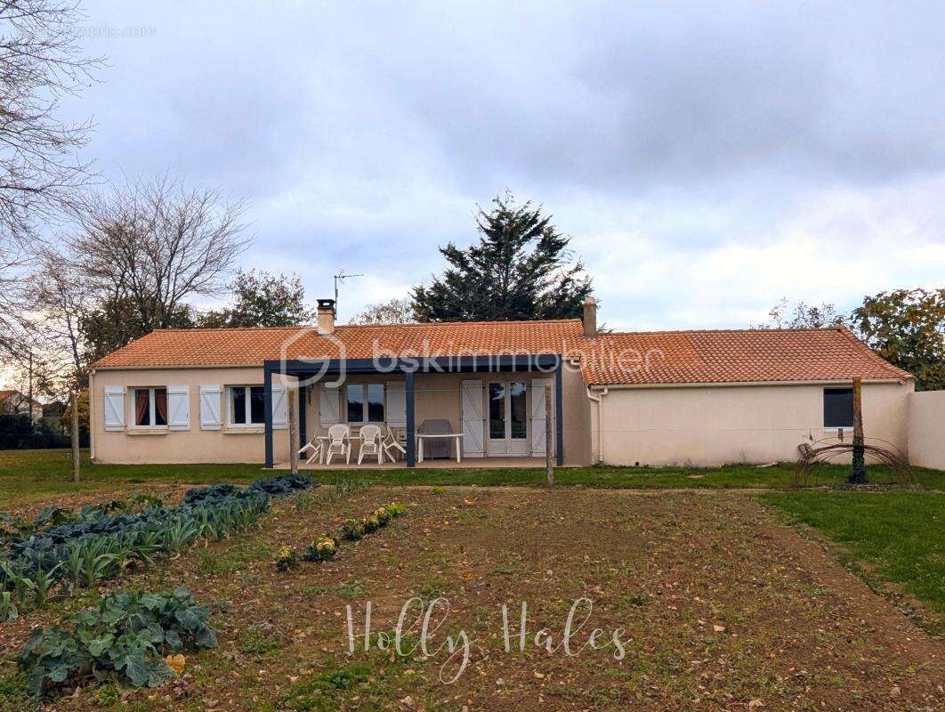 Maison à SAINT-DENIS-LA-CHEVASSE