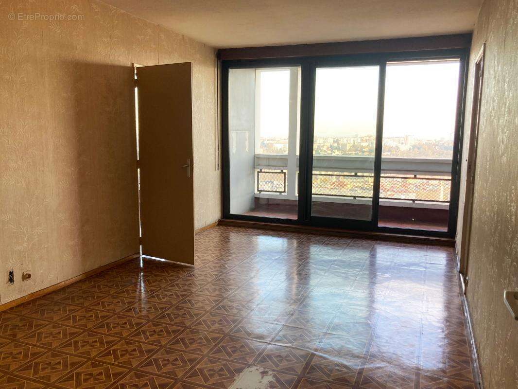 Appartement à LYON-9E