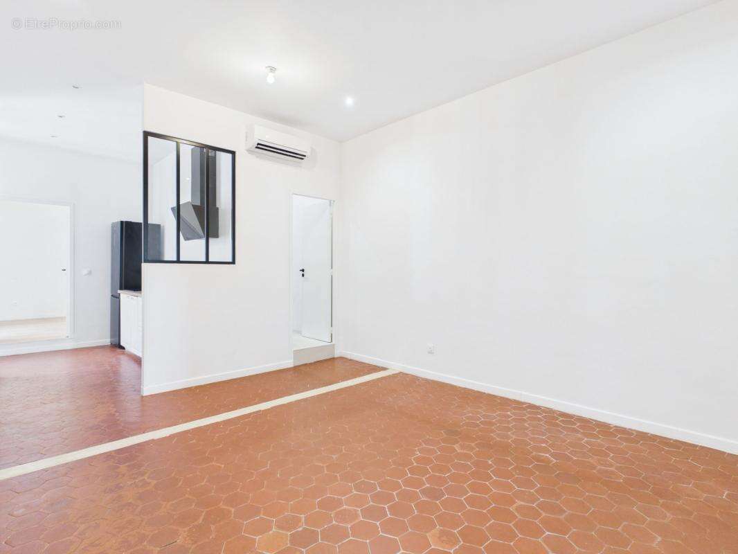 A vendre appartement f3 proche cours napoleon - photo 6