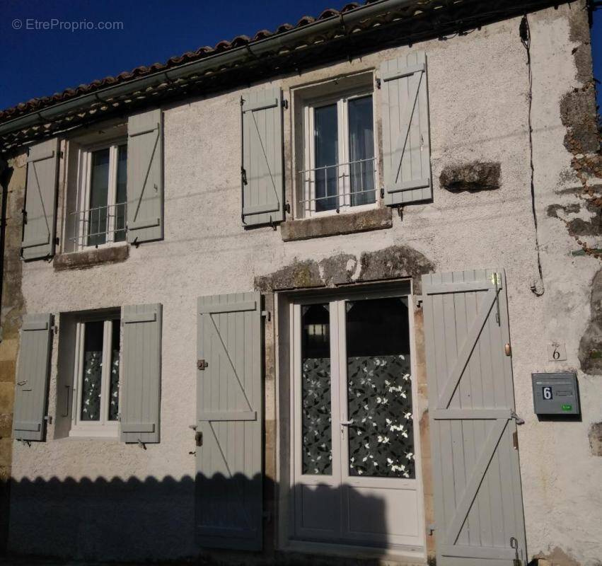 Maison à SAINT-ANGEAU