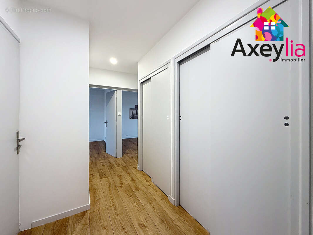 A vendre - mably - maison rénovée avec deux chambres, garage et terrain - photo 8