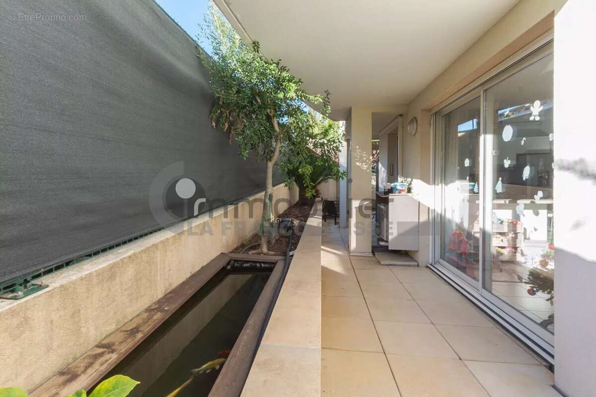 Appartement à SAINT-LAURENT-DU-VAR