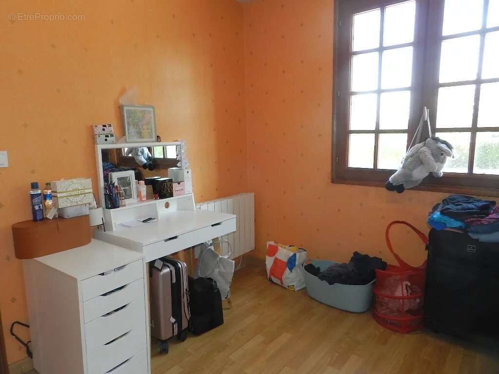 A ETE VENDUE PAR NOS SOINS   .......   BELLE CONTEMPORAINE DE 120 M² HAB, sur Sous-Sol complet et Plus de 1 350 m² de Terrain. - photo 13