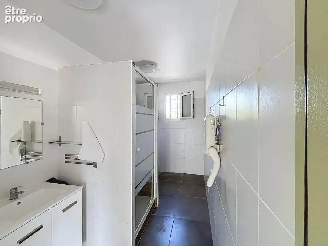 Marseille 13ᵉ – propriété de 167 m² – 4 logements indépendants – piscine – 2 garages- dpe a - photo 9