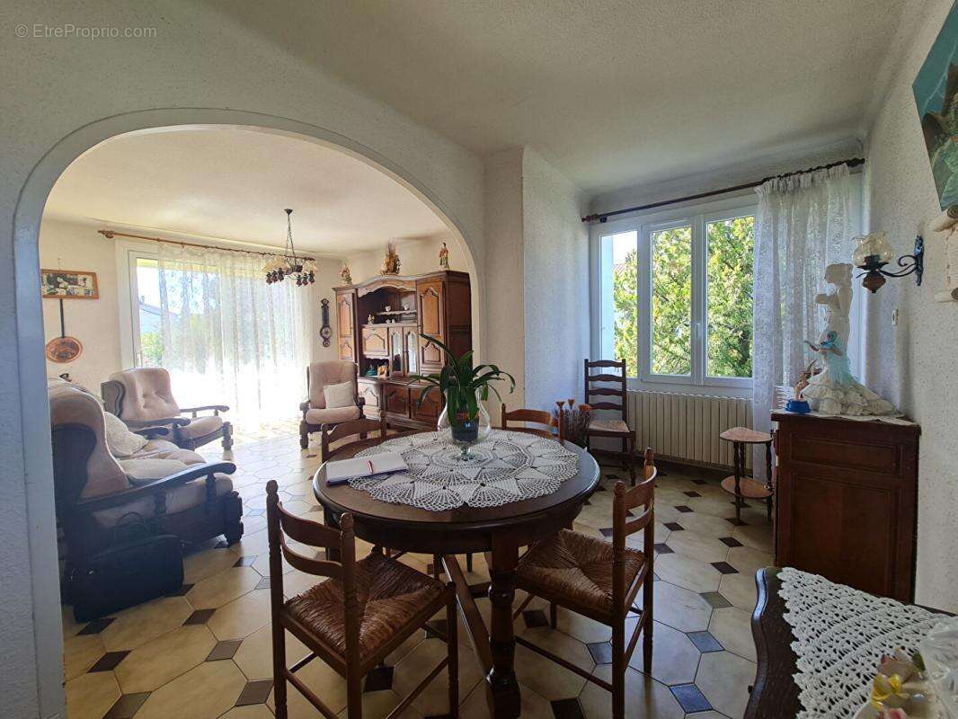 Maison à SAINT-MARTIN-DE-VALGALGUES