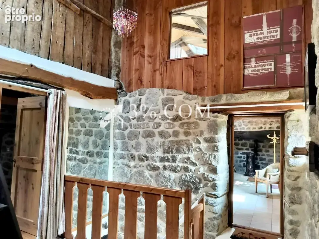 Mas de caractère en pierre de pays de 266m2 - idéal gîte - photo 10