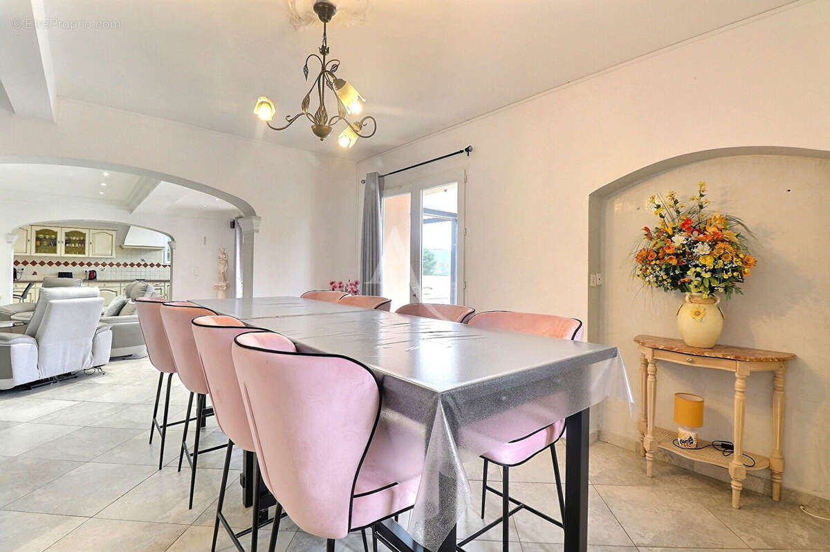 Maison à LA CADIERE-D&#039;AZUR