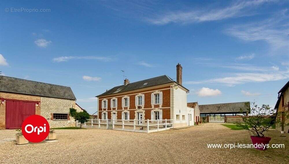 Maison à COURCELLES-SUR-SEINE