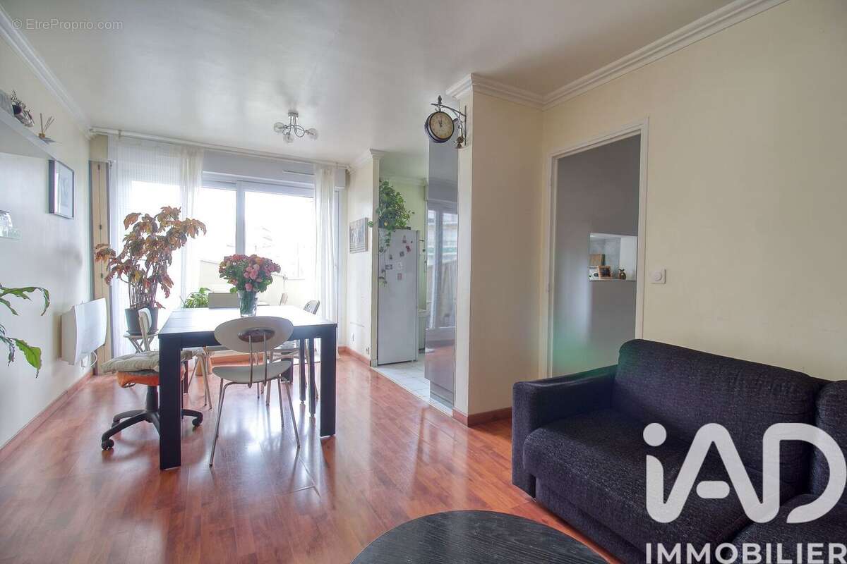 Photo 3 - Appartement à LES PAVILLONS-SOUS-BOIS