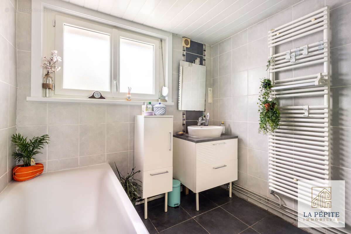 Fressain-longere-3 chambres+1 bureau-garage-jardin-cave - photo 13