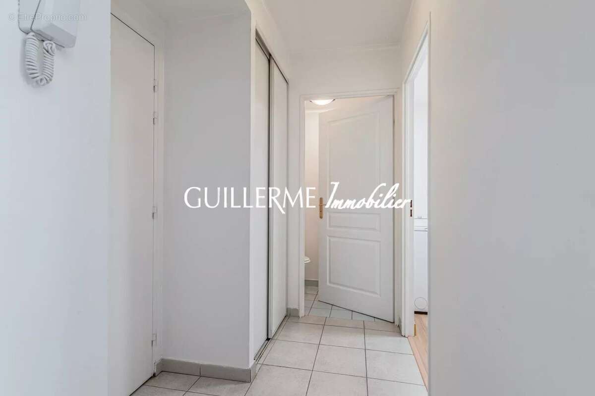 Villeurbanne - Appartement T2, Loggia - photo 9