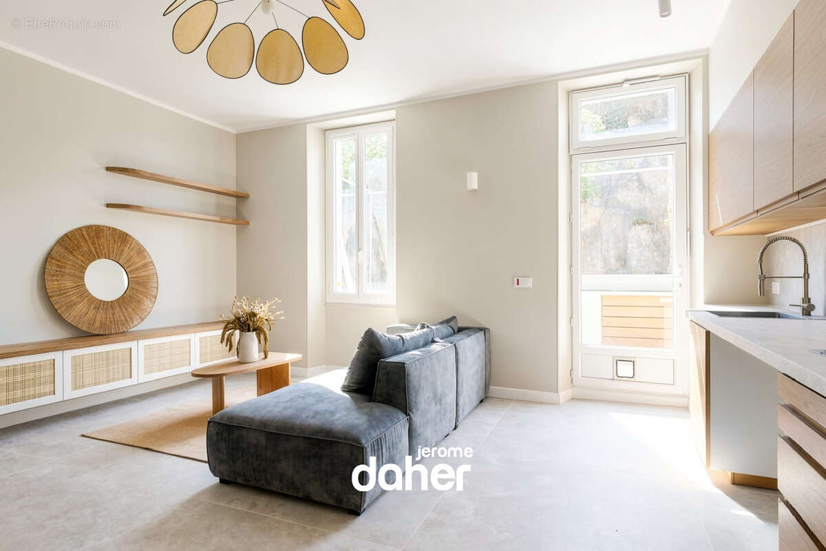 Appartement à MARSEILLE-7E