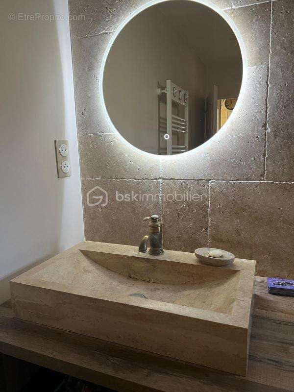 Maison + Studio indépendant + Jardin + Stationnements - photo 12
