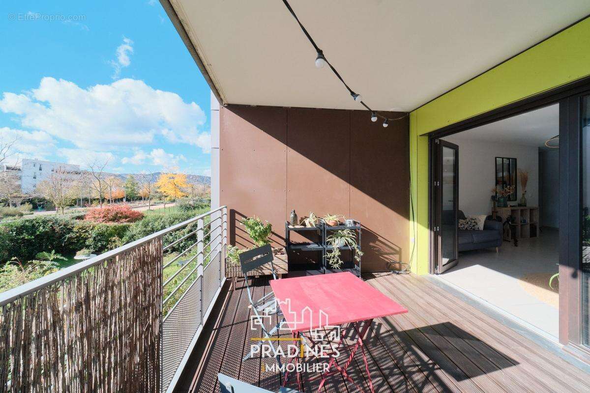 Appartement à SATHONAY-CAMP