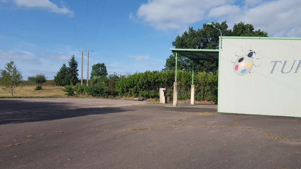 Commerce à BEAUBERY