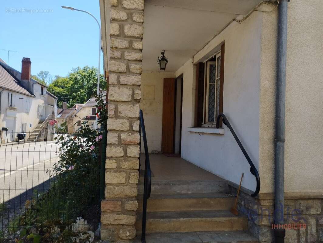 Maison à MARNAY
