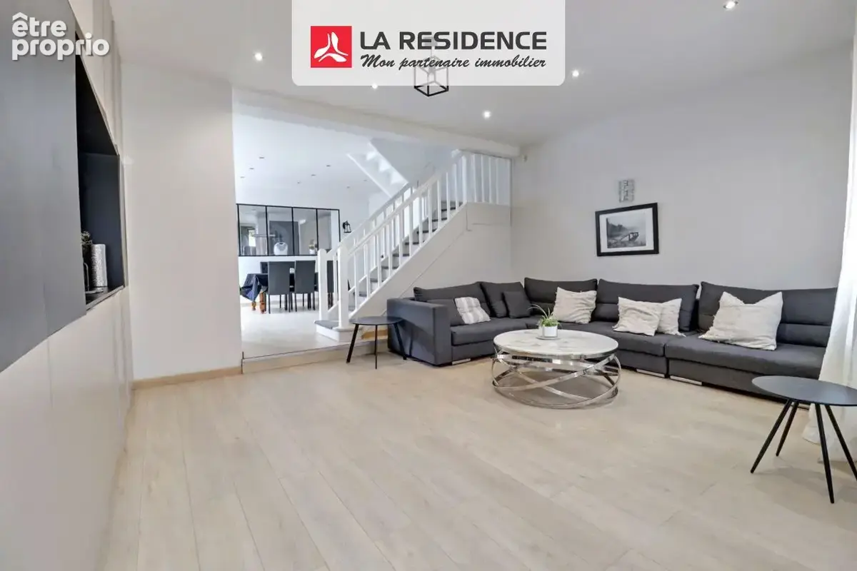 Maison 8 pièces 178 m² à vendre à Alizay (27460) - photo 2