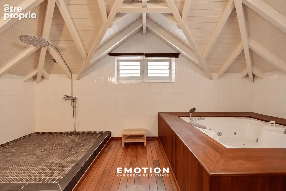 Villa T5 de 117 m2 + 45 m2 de terrasses couvertes - Garage - Piscine - Vendue meublée et équipée - photo 18