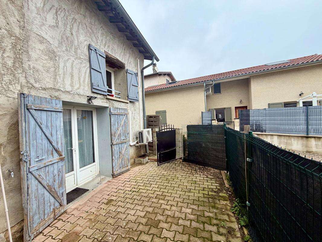 Maison à MIRIBEL