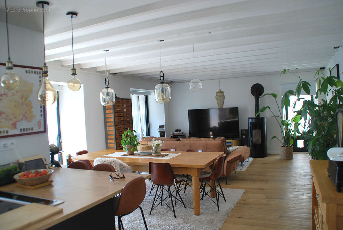 Maison en pierre de caractère rénovée - photo 2