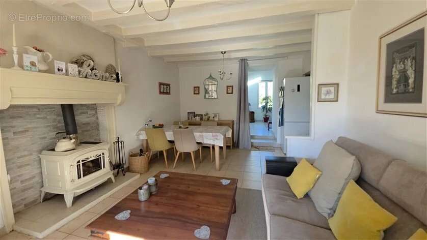 Maison à SAINT-BARBANT