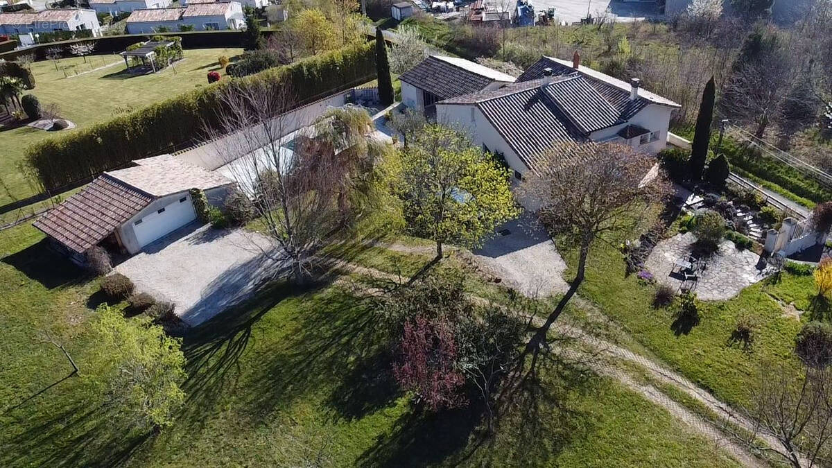 Maison à VERNOUX-EN-VIVARAIS