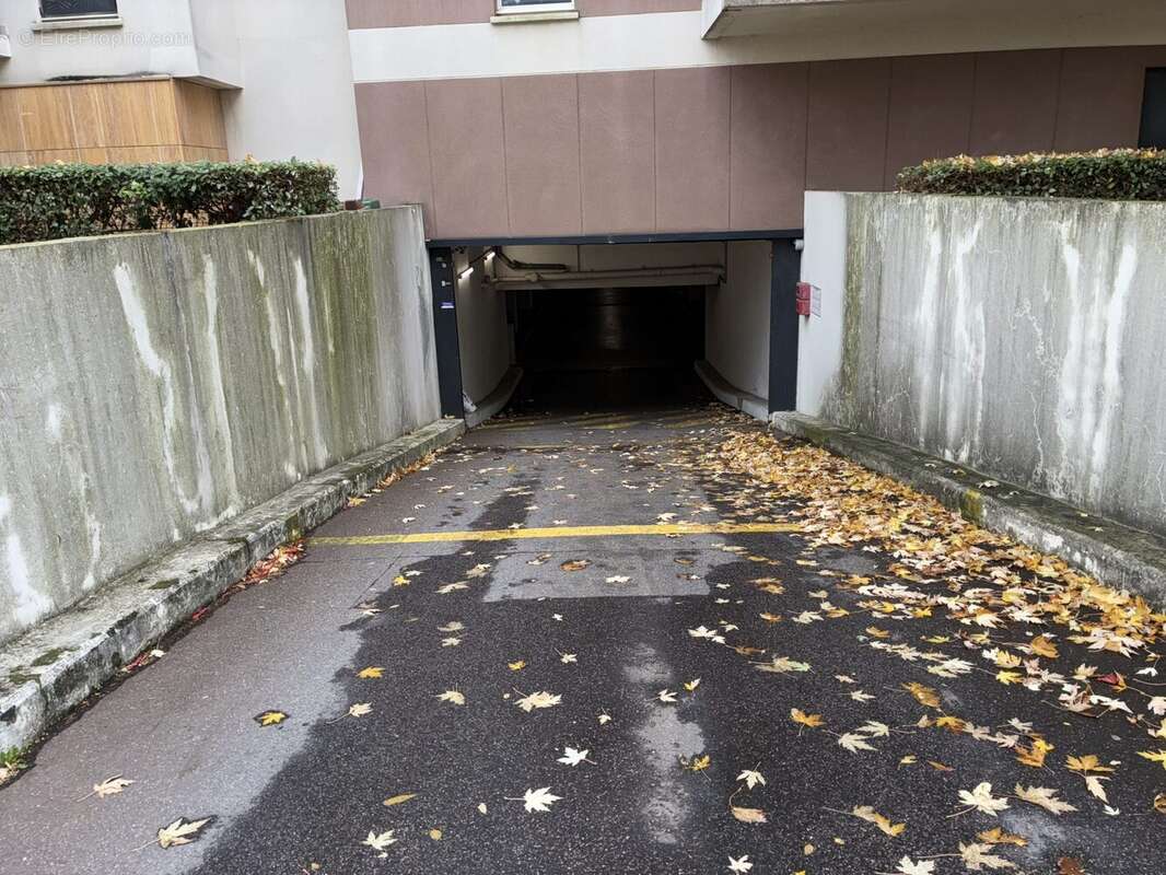 Parking à VELIZY-VILLACOUBLAY