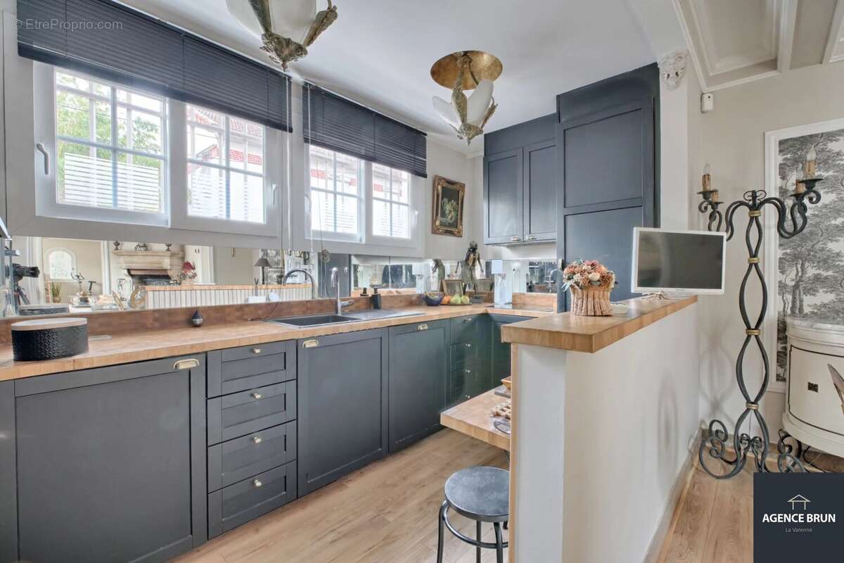 Maison à SAINT-MAUR-DES-FOSSES