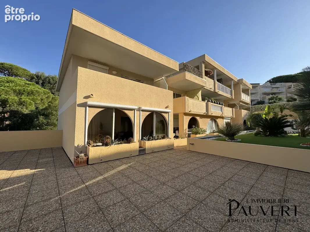 Cannes-La-Bocca   T2 de 38 m2 vendu loué avec garage, balcon et loggia   200 000 € FAI - photo 2